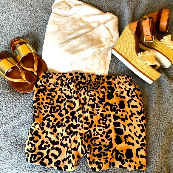NWT Wren Leopard Print Soft Shorts, Natrl, XS - Picture 2 of 3